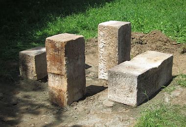 Die Fasslagersteine sind gesetzt.
