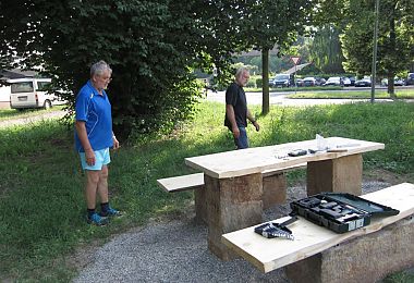 Anbringen der Holzplatten